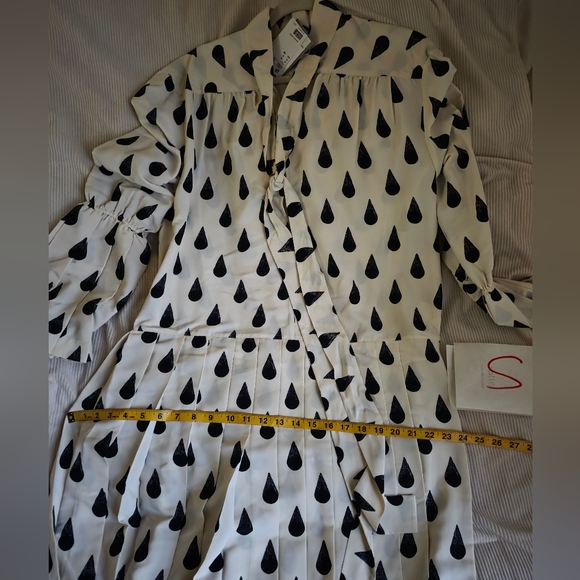 H&M STUDIO A/W 2023 GRAPHIC-PRINT PLEATED Maxi DRESS cream/black NO LOW BALLING! - Picture 10 of 16